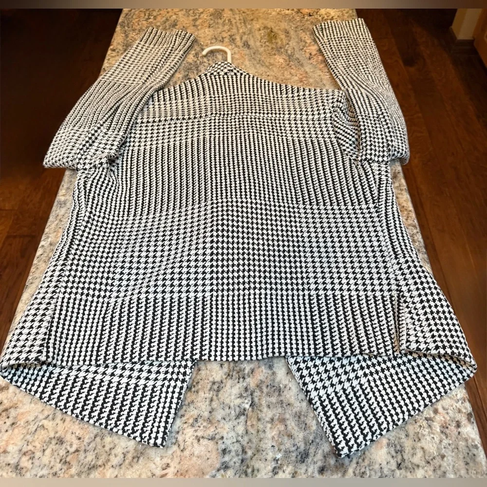 Calvin Klein Open Front Black & White Houndstooth Jacket. Size Small. EUC - Picture 5 of 11